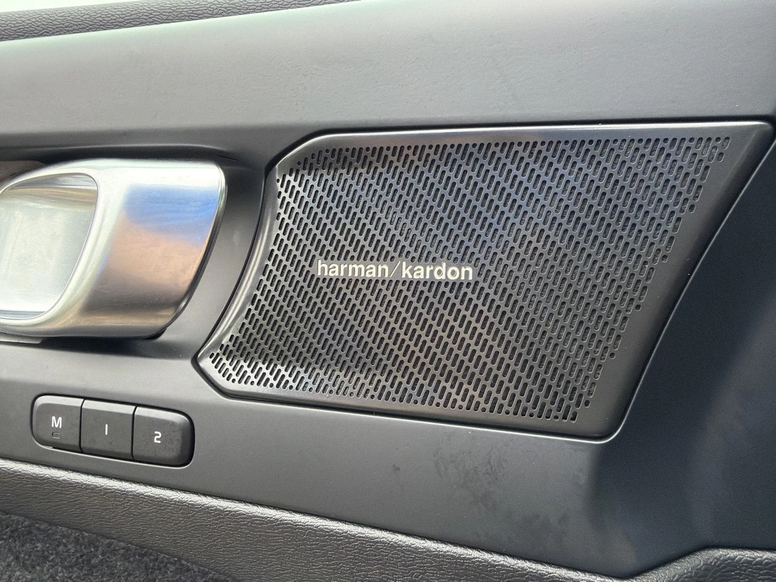 Used 2024 Vapor Grey Metallic Volvo Ultimate Bright Theme image 13