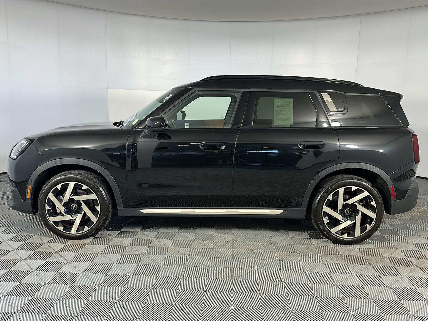 Used 2025 Midnight Black II Metallic MINI S image 7