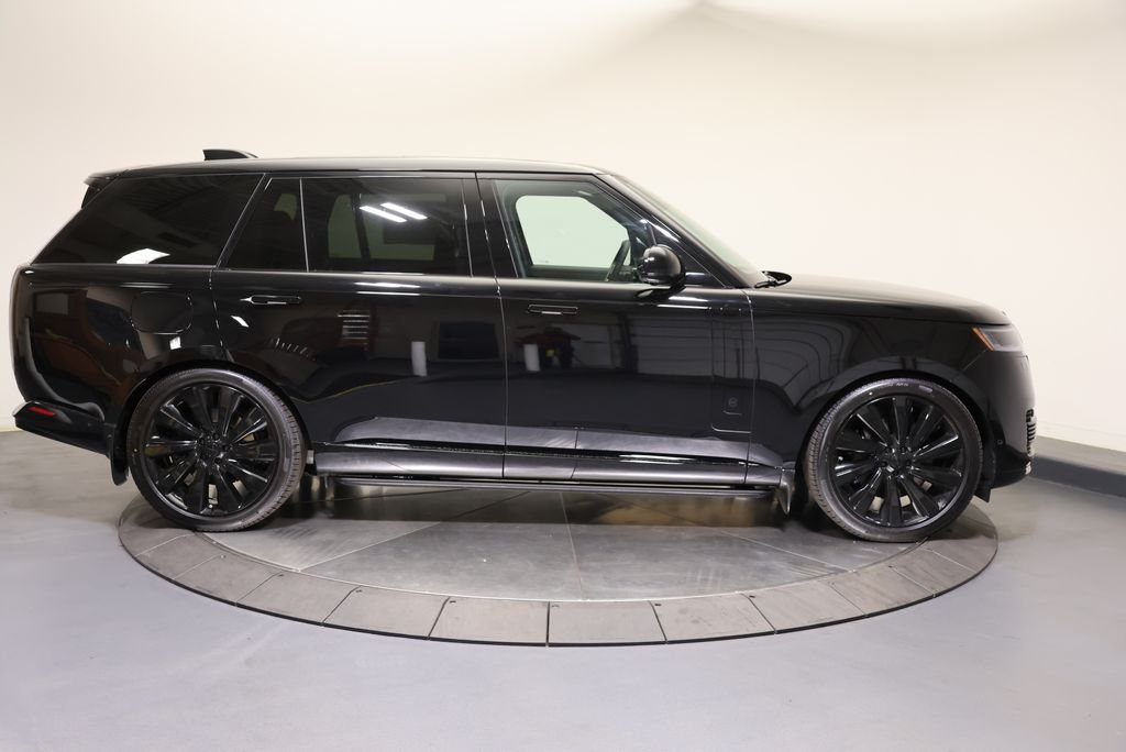 New 2026 Narvik Black Land Rover SV image 6
