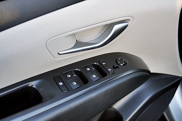 Used 2024 Silver Hyundai SEL image 23