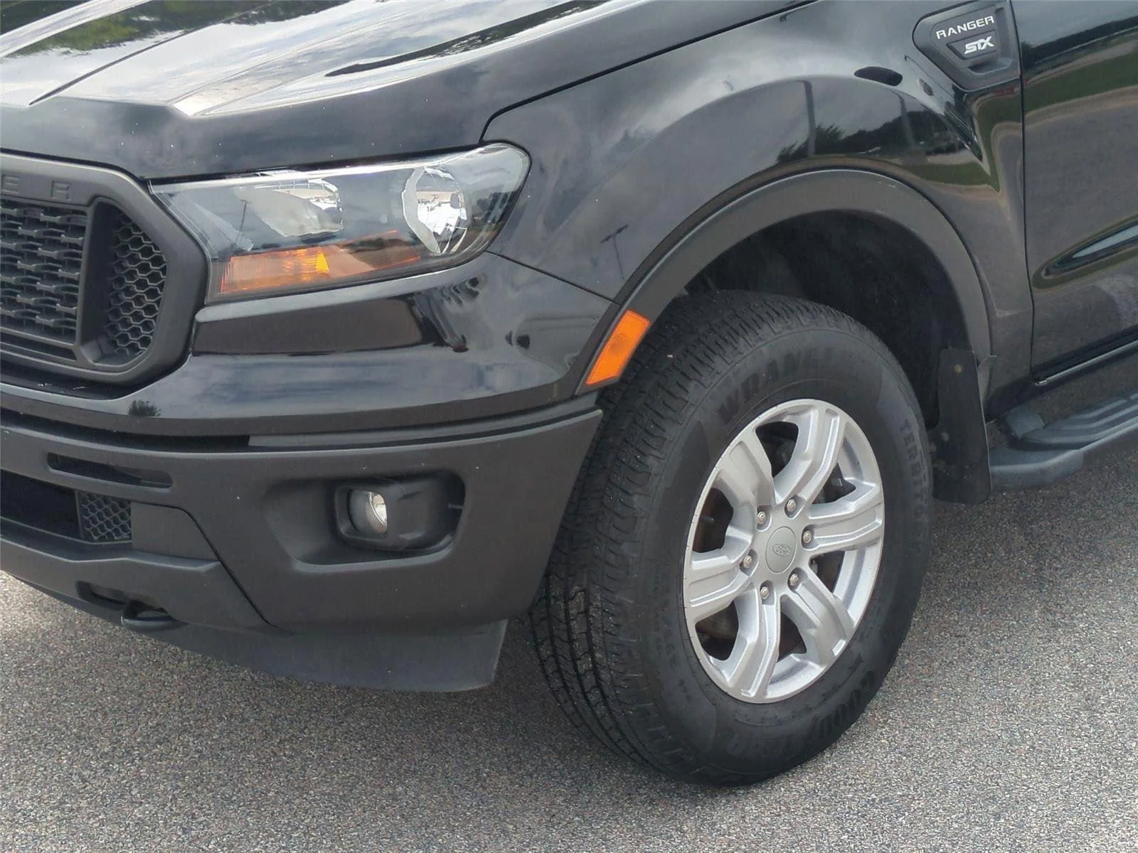 Used 2019 Shadow Black Ford XL image 9