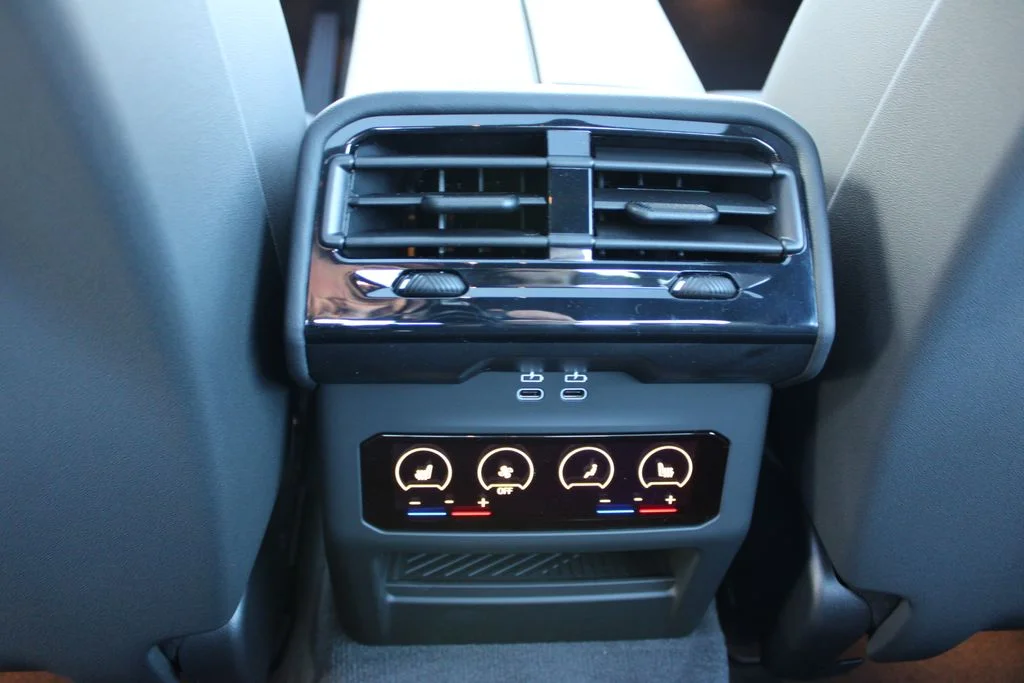 2026 BMW 5 Series 530i - Photo 40