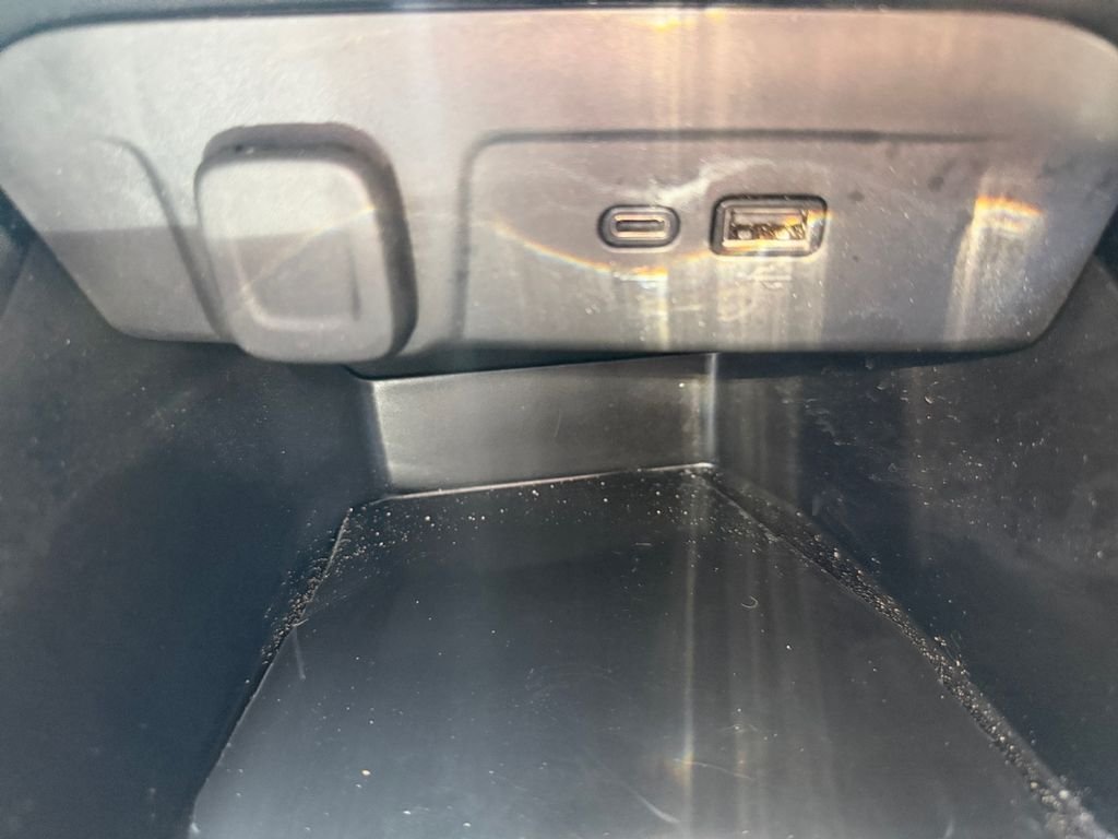 Used 2025 White Chevrolet ACTIV image 30