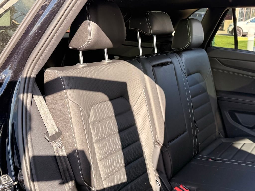 New 2026 Deep Black Pearl Volkswagen 2.0T SEL image 28