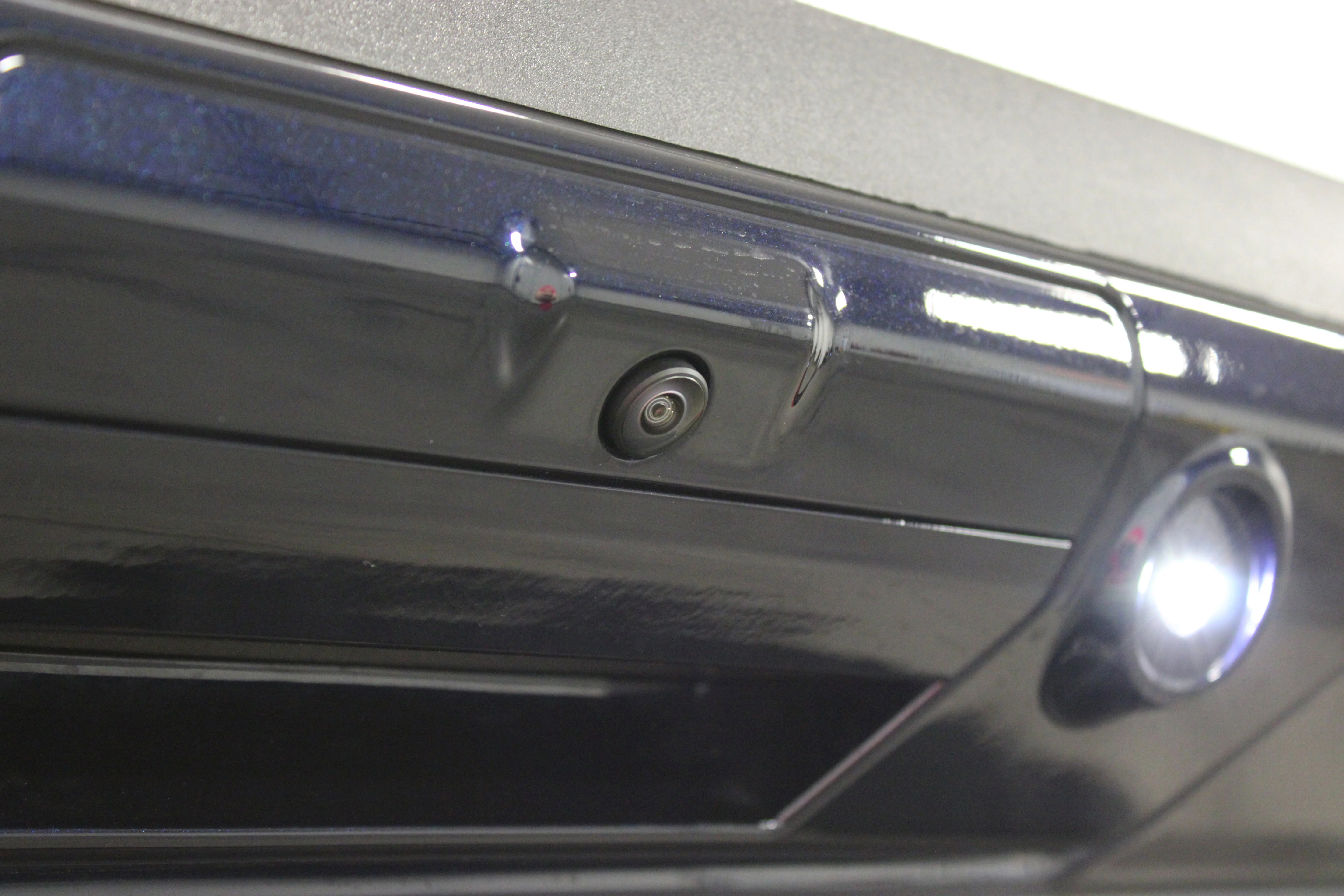 Used 2025 Antimatter Blue Metallic Ford LARIAT image 13
