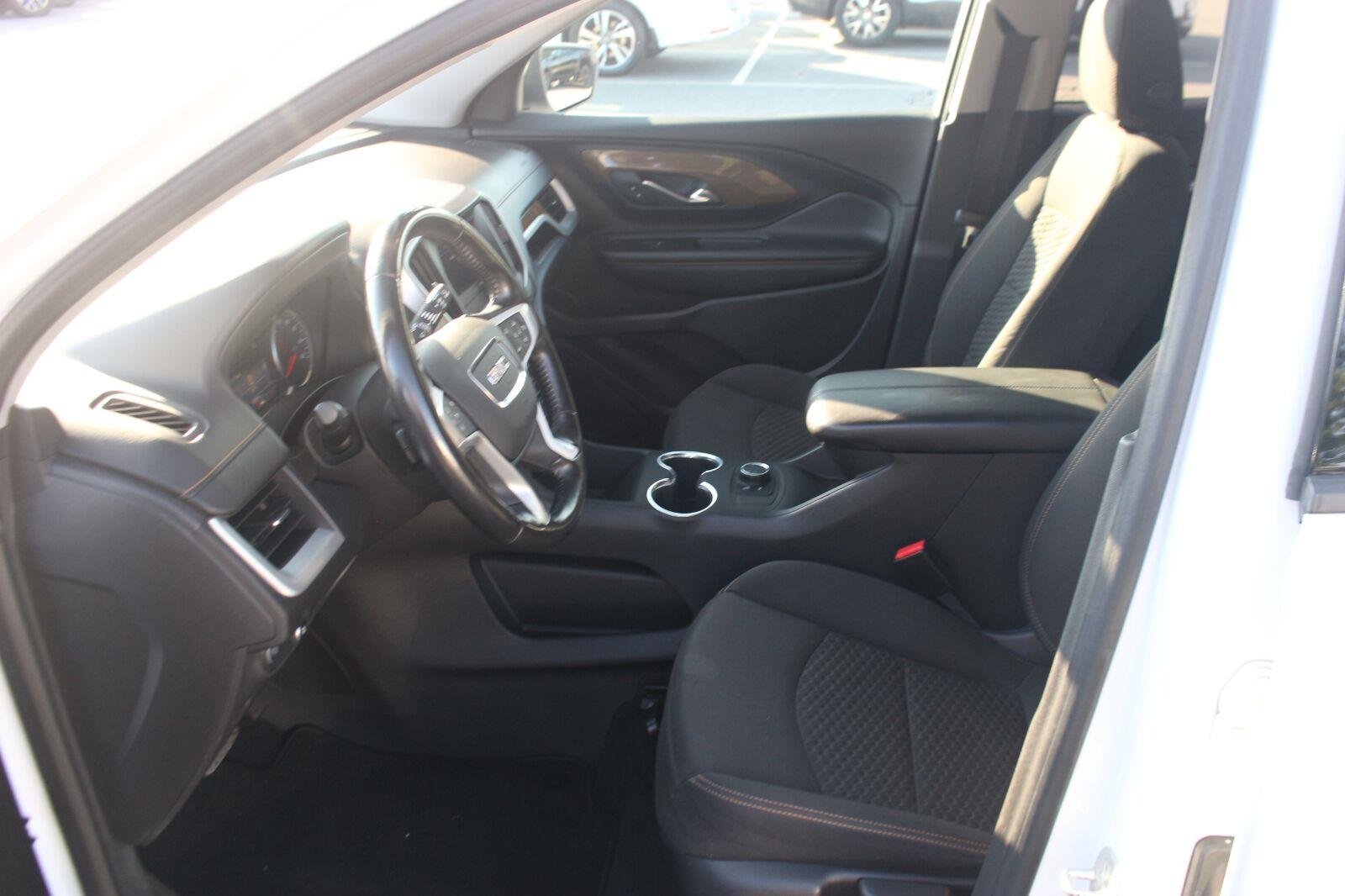 Used 2020 SUMMIT WHITE GMC SLE image 14