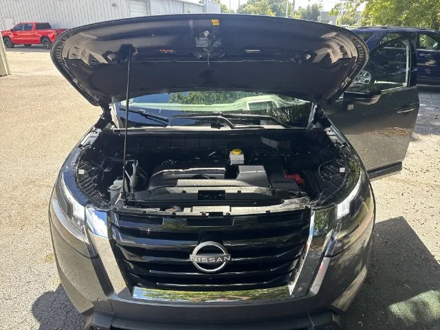 Used 2024 Gray Nissan Platinum image 34