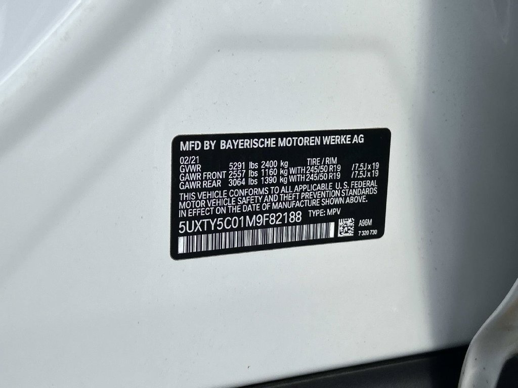 Used 2021 White BMW xDrive30i image 10