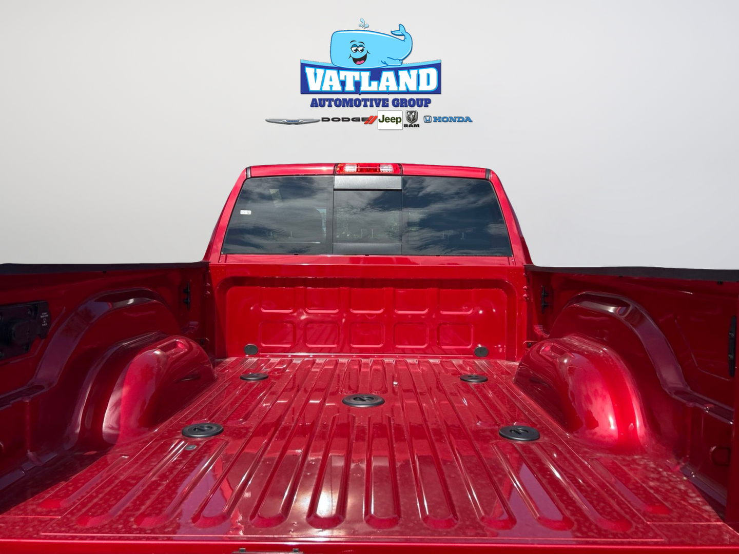 New 2026 Molten Red Pearl-Coat Exterior Paint RAM Tradesman image 36