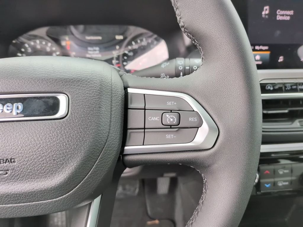 New 2026 White Jeep Latitude image 23