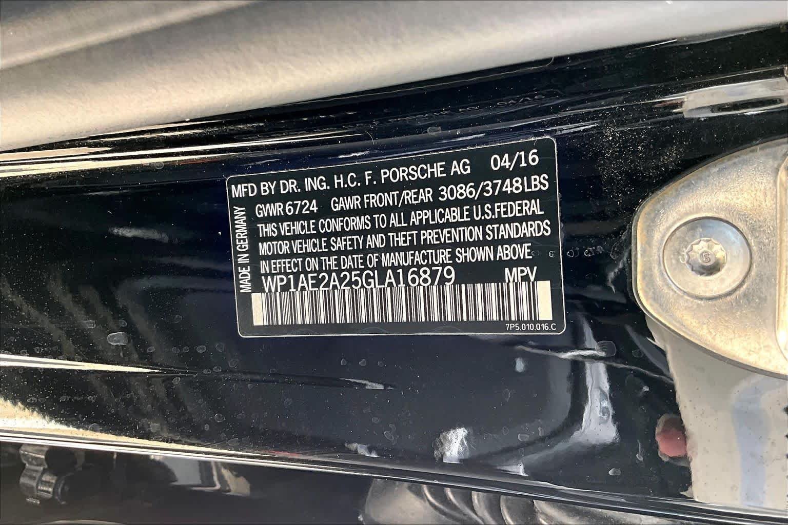 Used 2016 Black Porsche S E-Hybrid image 31