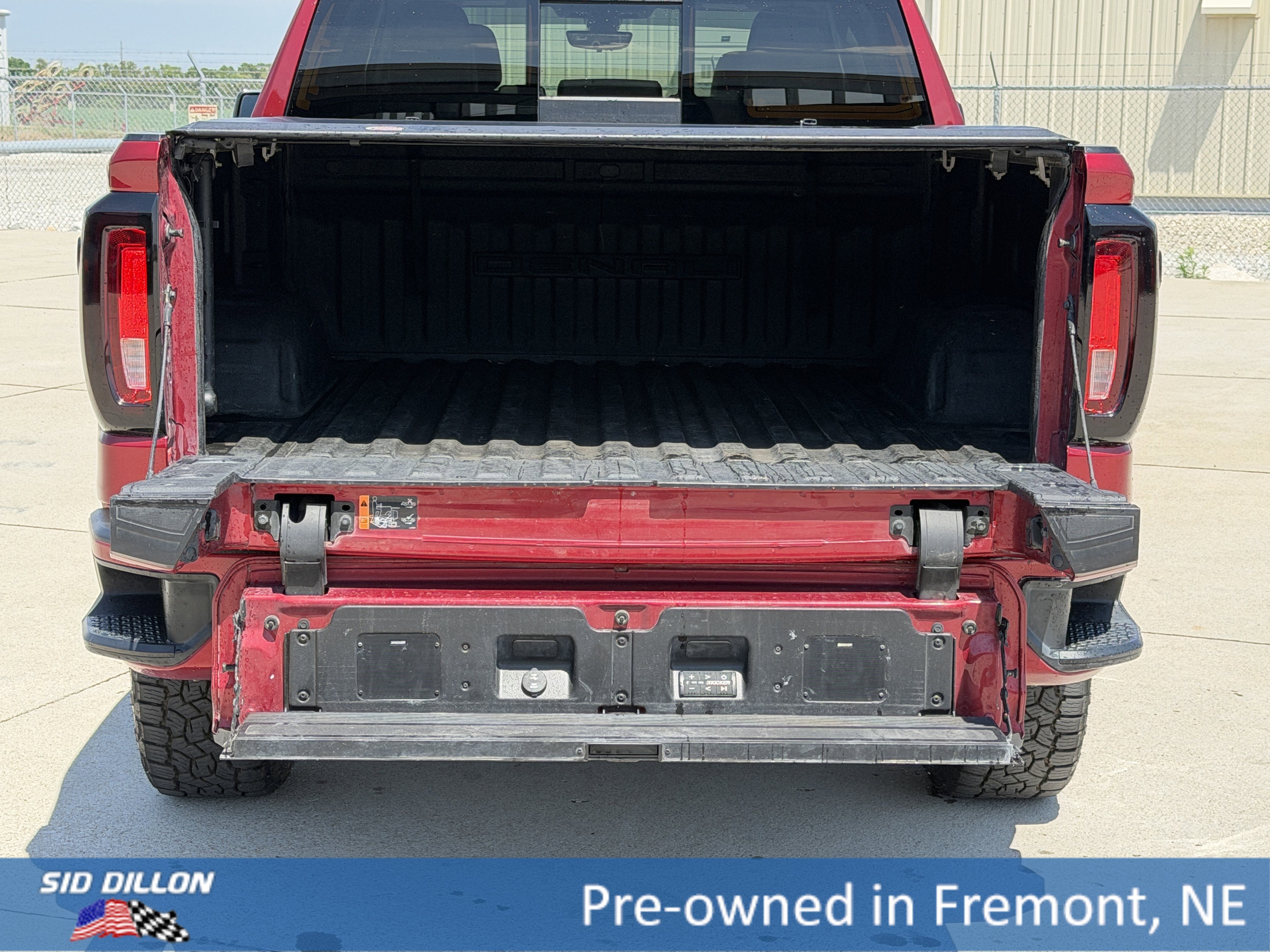 Used 2020 Red Quartz Tintcoat GMC Denali image 6