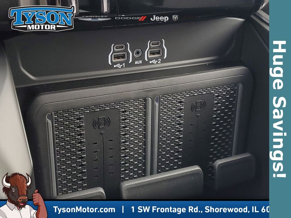 New 2026 Diamond Black Crystal Pearl-Coat Exterior Paint RAM Laramie image 32