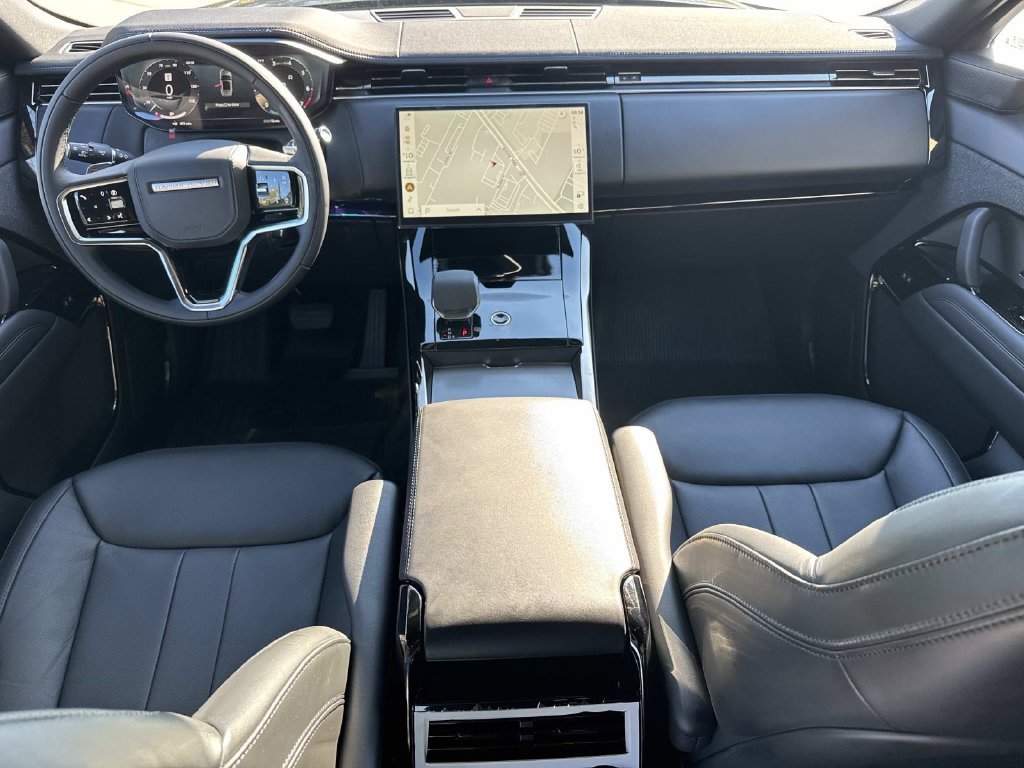 New 2027 Carpathian Grey Land Rover SE image 9