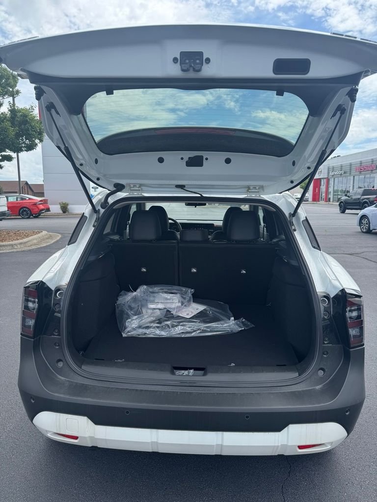 New 2026 Aspen White TriCoat Nissan SR image 16