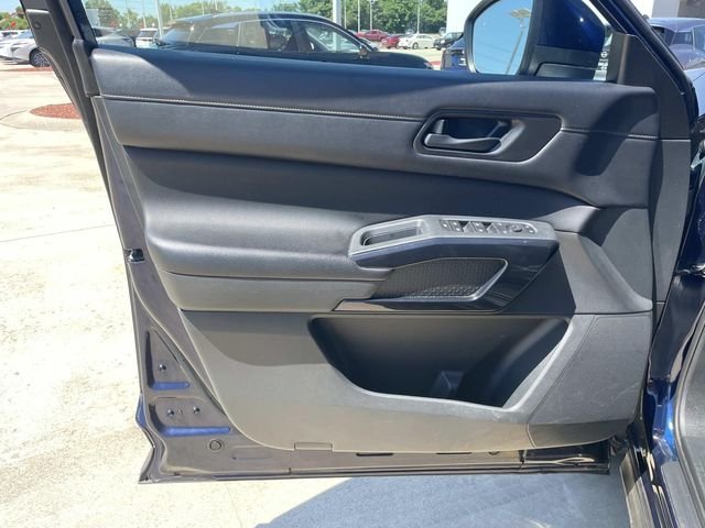 Used 2024 Blue Nissan SV image 17