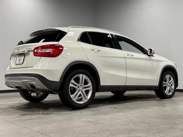 Used 2016 White Mercedes-Benz GLA 250 image 12