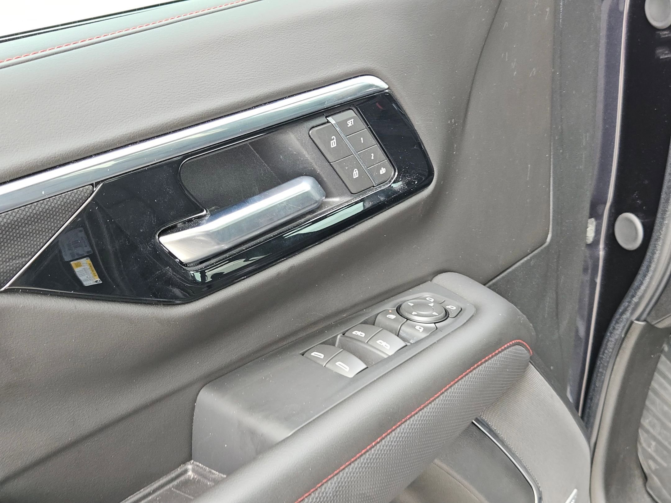 2025 Chevrolet Tahoe RST - Photo 13