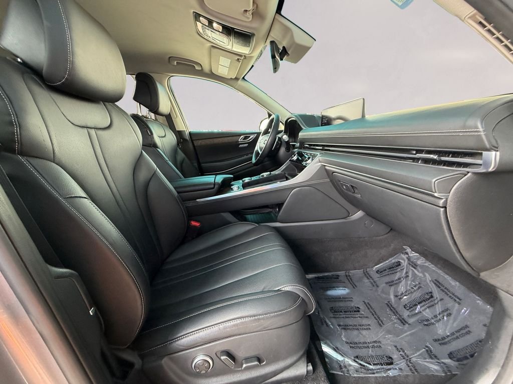 Used 2024 Silver Genesis 2.5T image 17