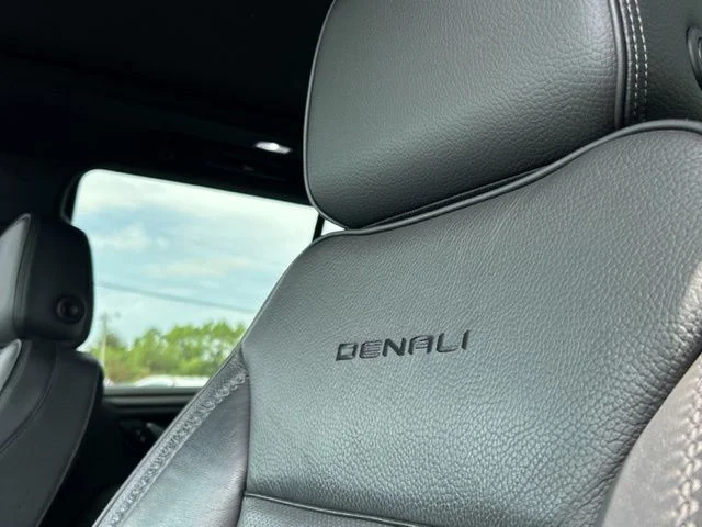 Used 2021 Blue GMC Denali image 41