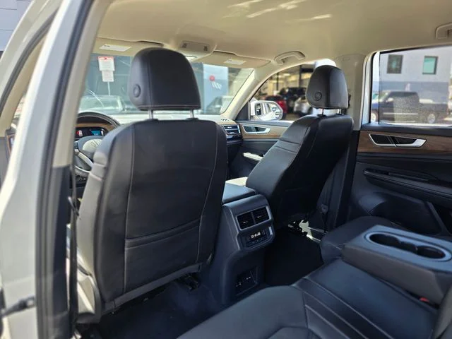 Used 2024  Volkswagen 2.0T SE w/Technology image 20
