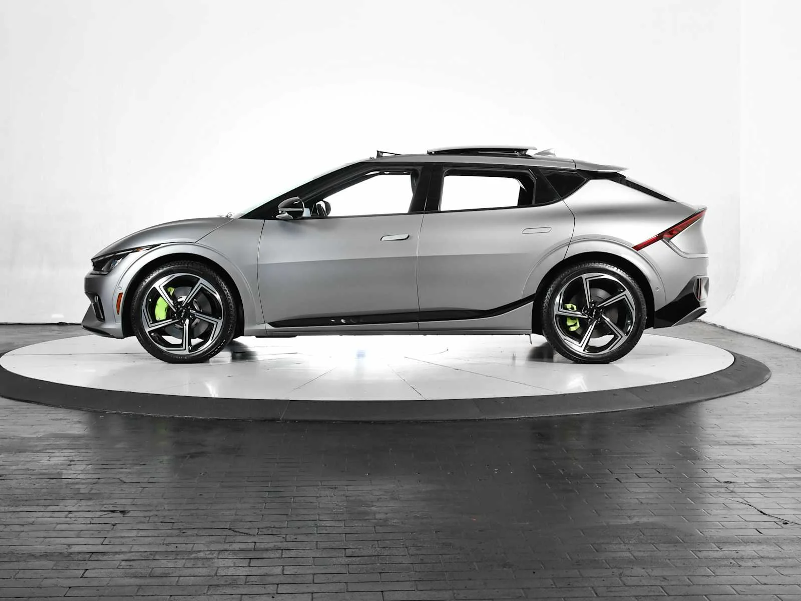 Used 2023 Kia EV6 GT with VIN KNDC5DLE0P5106507 for sale in Dallas, TX