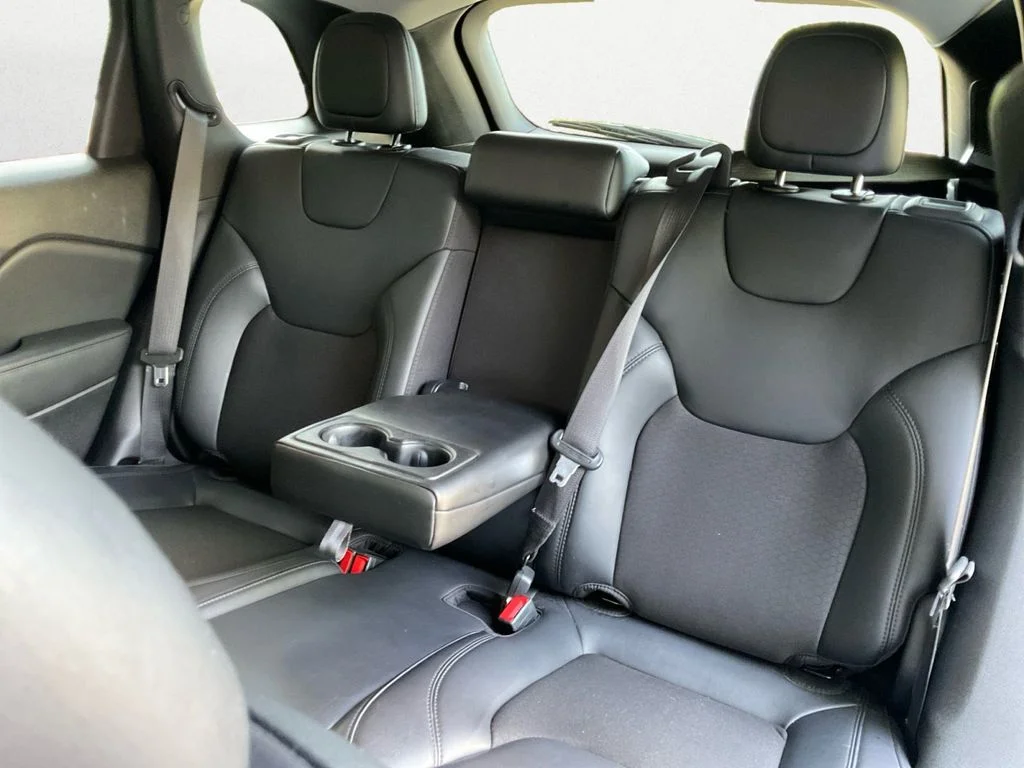 Used 2021 White Jeep Latitude Plus image 9