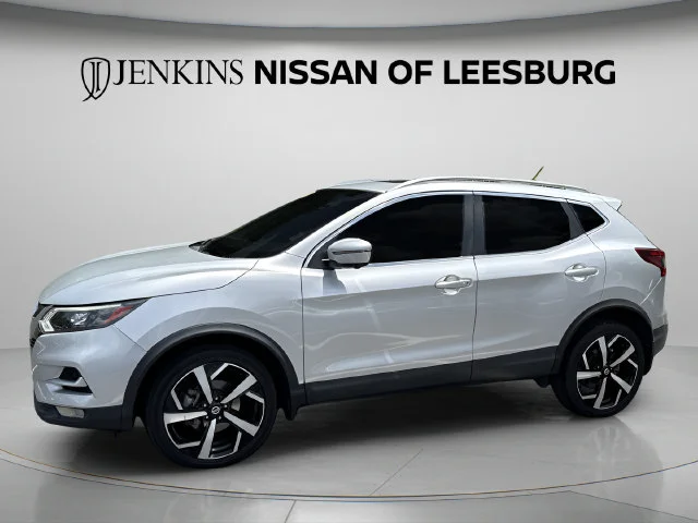 Used 2021 Silver Nissan SL image 13