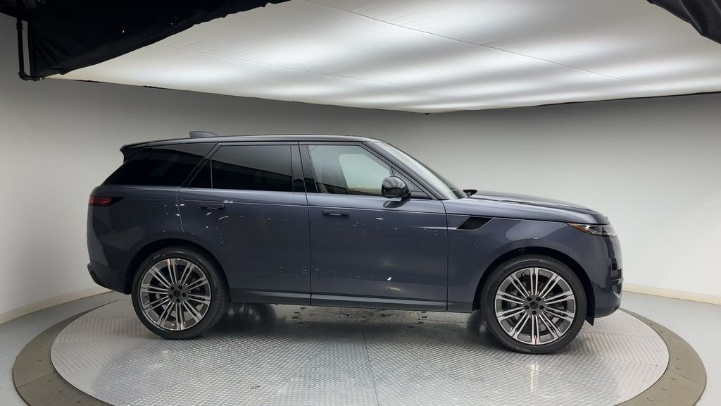 New 2026 Varesine Blue Land Rover SE image 9