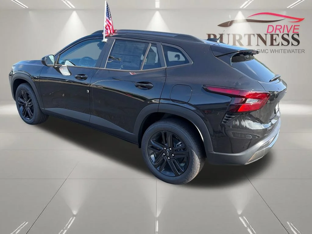 New 2026 Mosaic Black Metallic Chevrolet ACTIV image 5