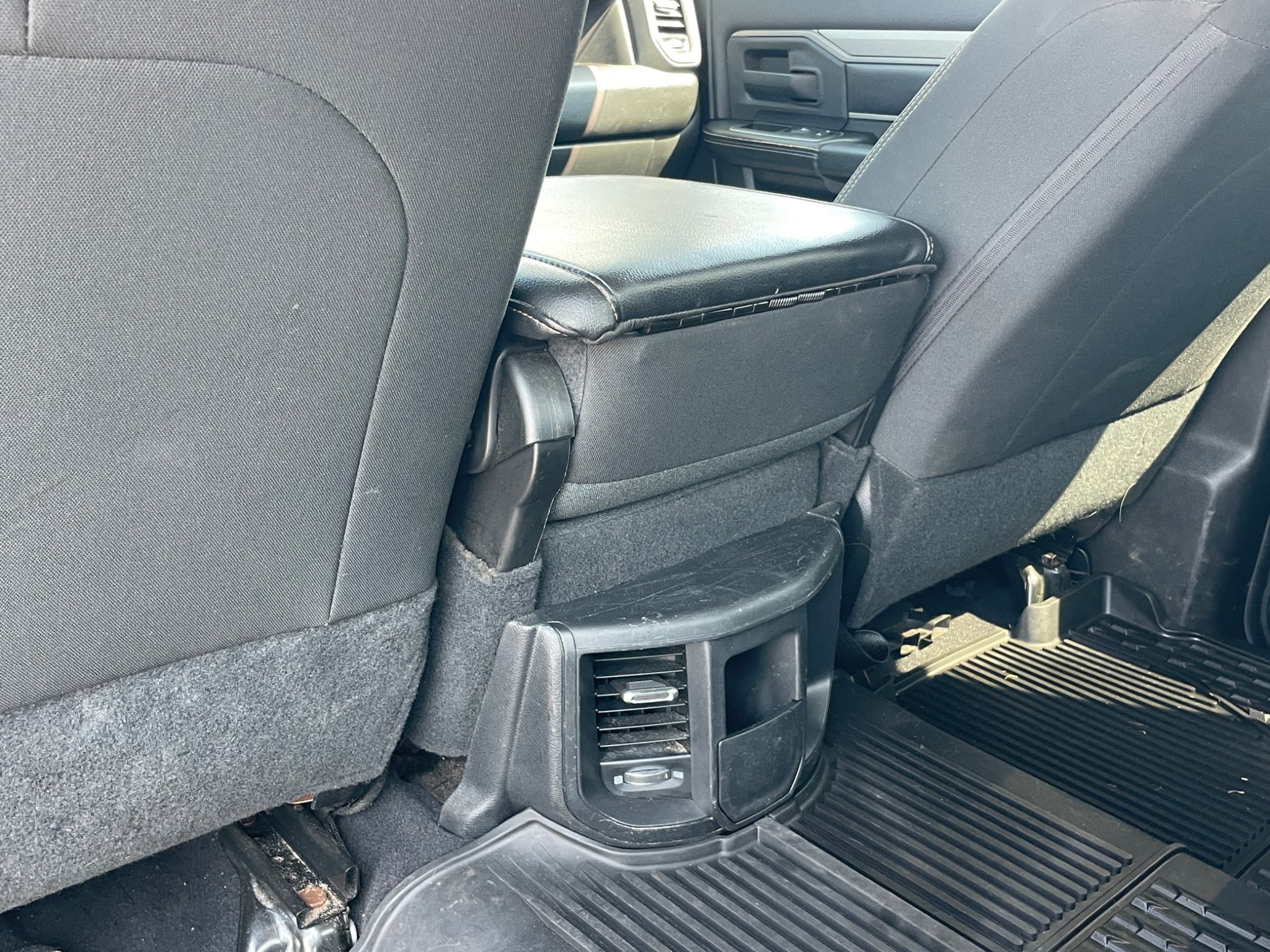 Used 2020 Granite Crystal Metallic Clearcoat Ram Tradesman image 24