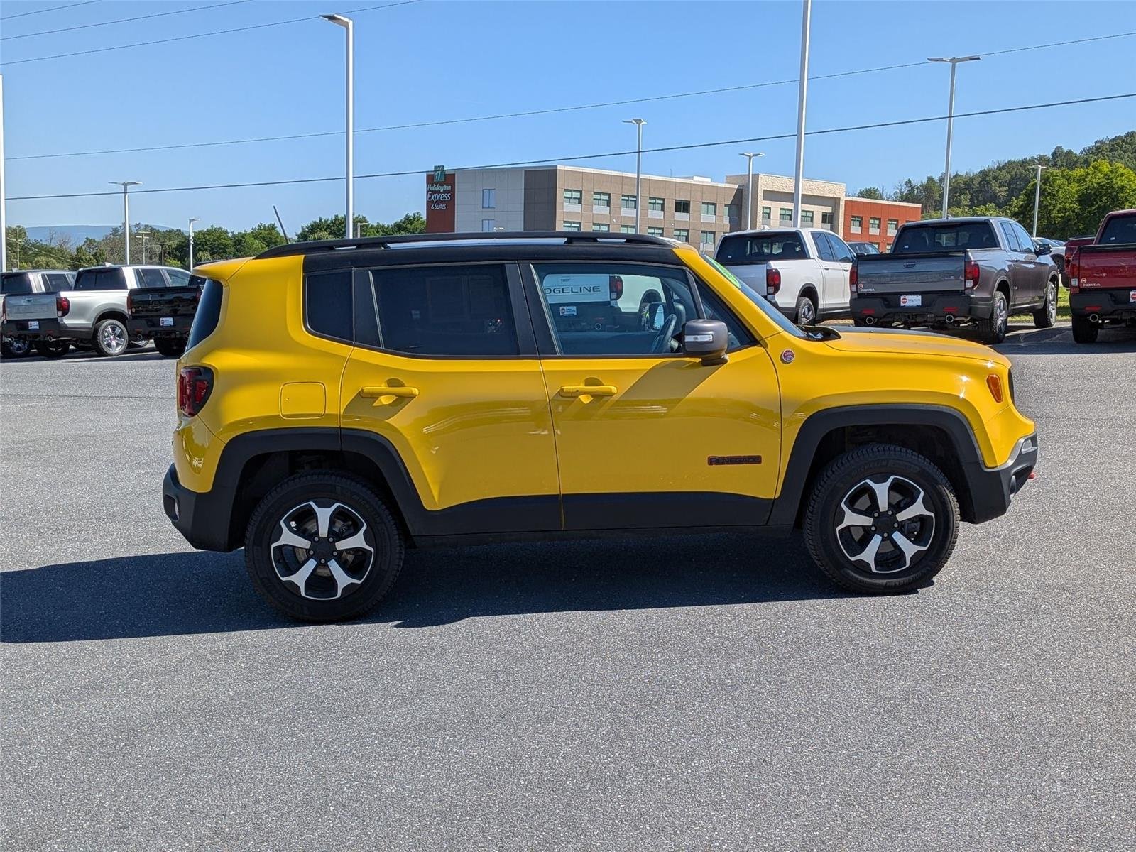 Used 2019 Solar Yellow Clearcoat Jeep Trailhawk image 4