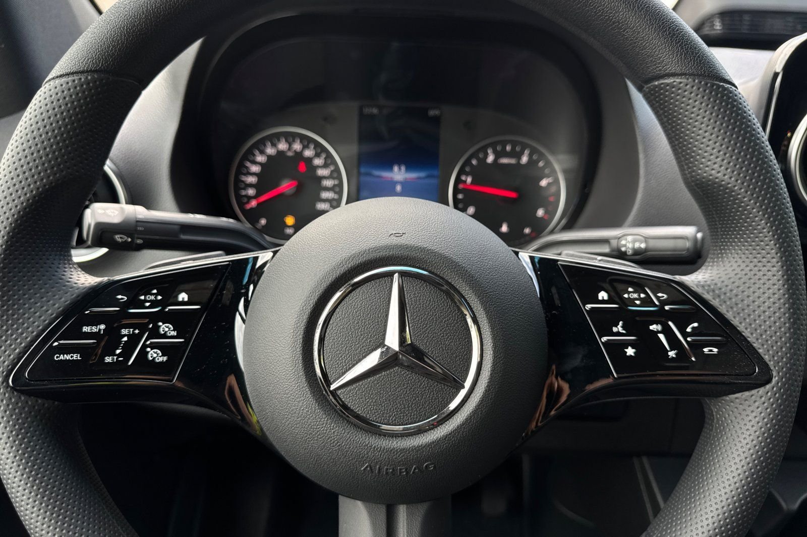 New 2026 Arctic+White Mercedes-Benz Cargo 144 WB image 17