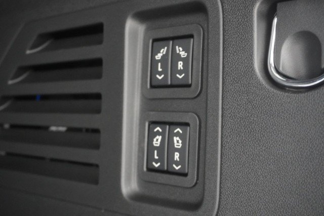 2027 GMC Acadia Denali Ultimate - Photo 9