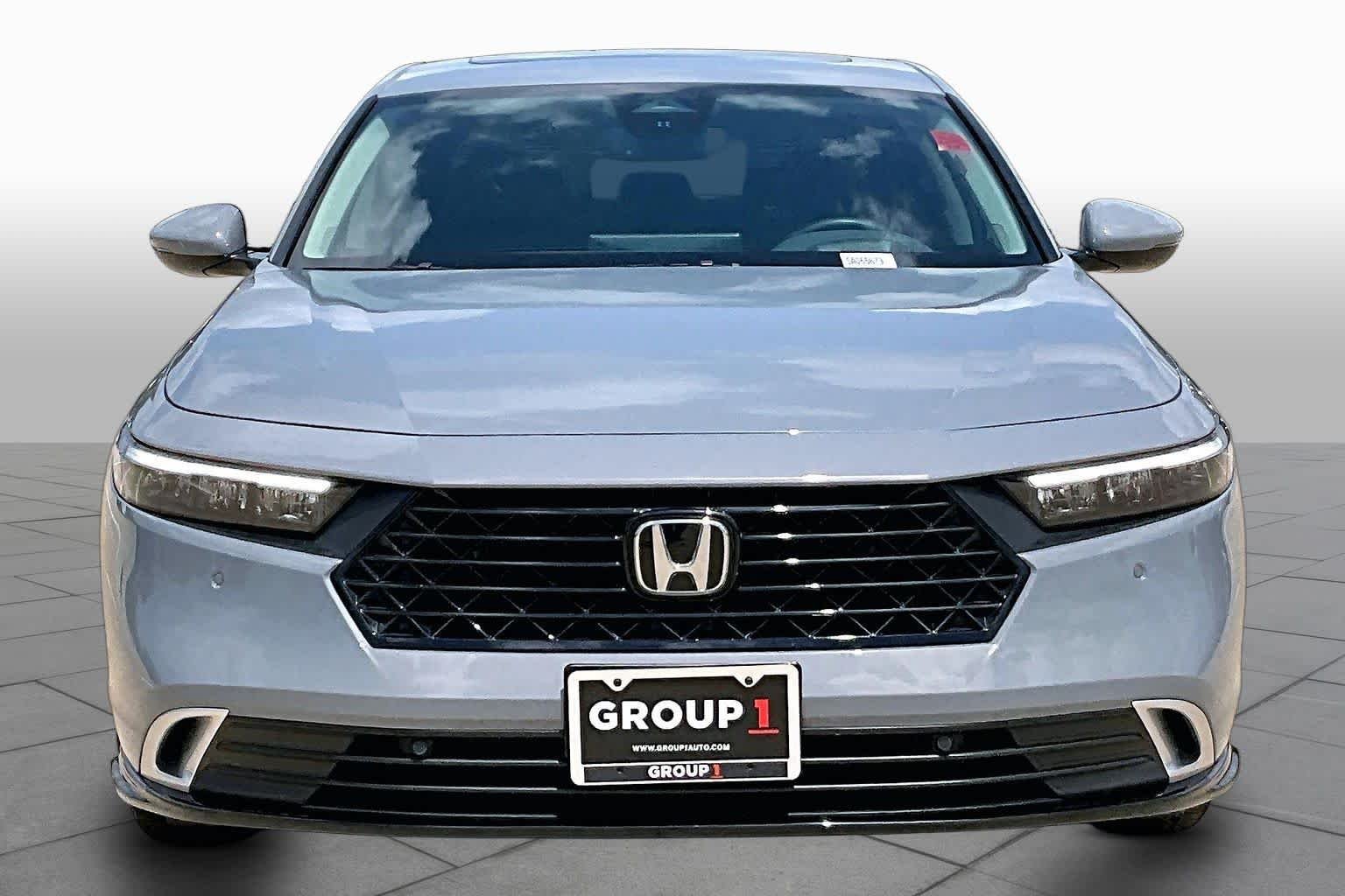 Used 2025 Urban Gray Pearl Honda Touring image 4