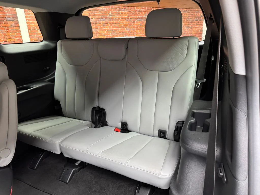 Certified Used 2025 Moonlight Hyundai SEL image 3