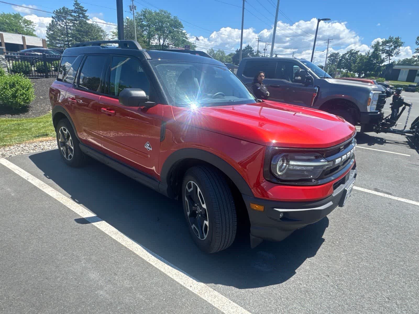 Used 2024 Hot Pepper Red Metallic Tinted Clearcoat Ford Outer Banks image 8