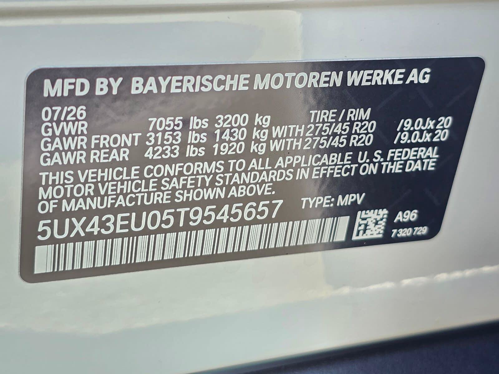New 2026 Mineral White Metallic BMW xDrive50e image 31