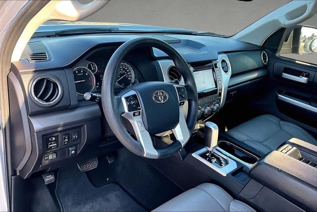 Used 2014 Silver Toyota SR5 image 10