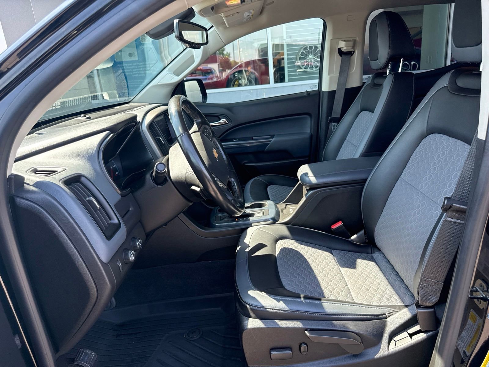 Used 2021 Black Chevrolet Z71 Midnight Edition with Technology Package image 19