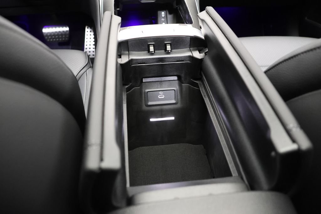 New 2026 Black Mercedes-Benz GLC 300 image 30