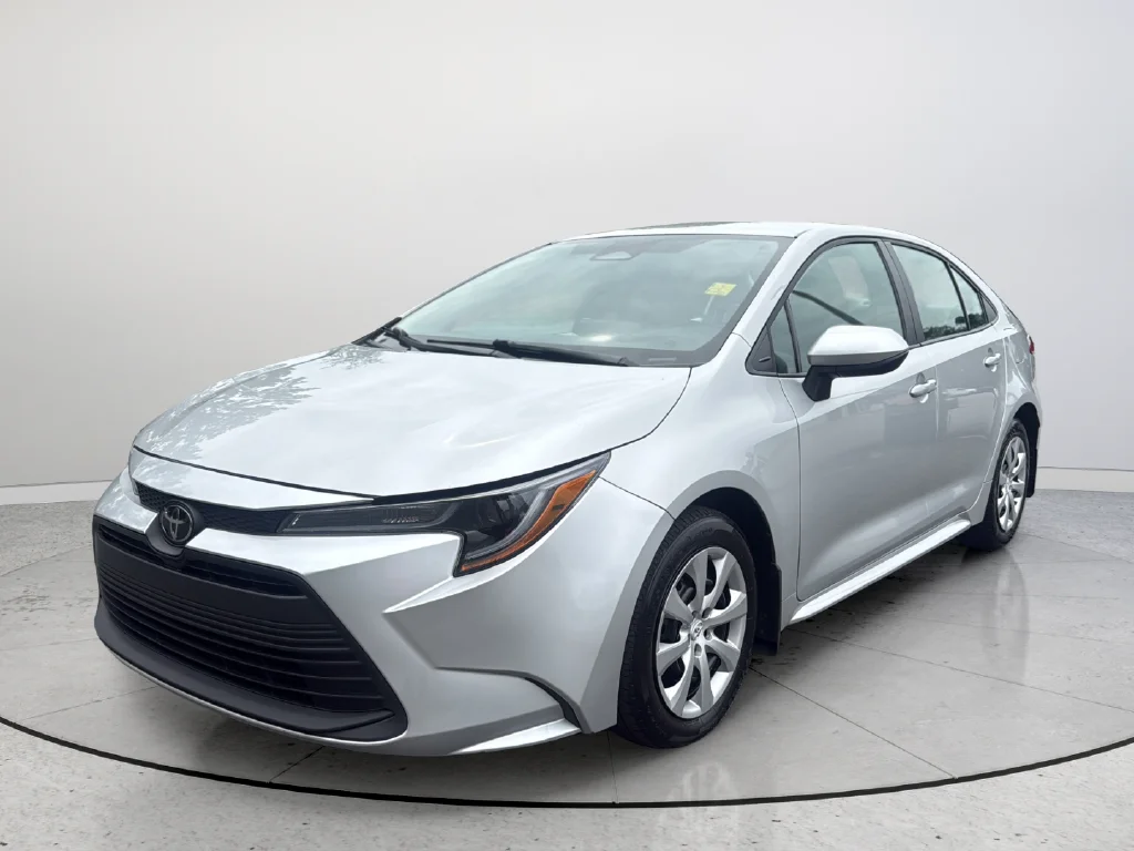 Used 2025 Silver Toyota LE image 4