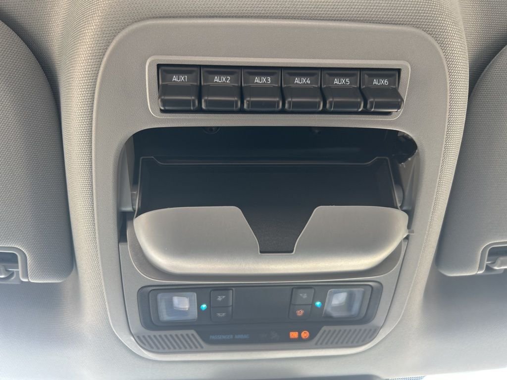 New 2026 Oxford White Ford XL image 29