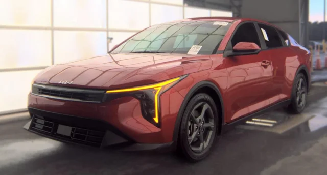 2025 Kia K4 LXS
