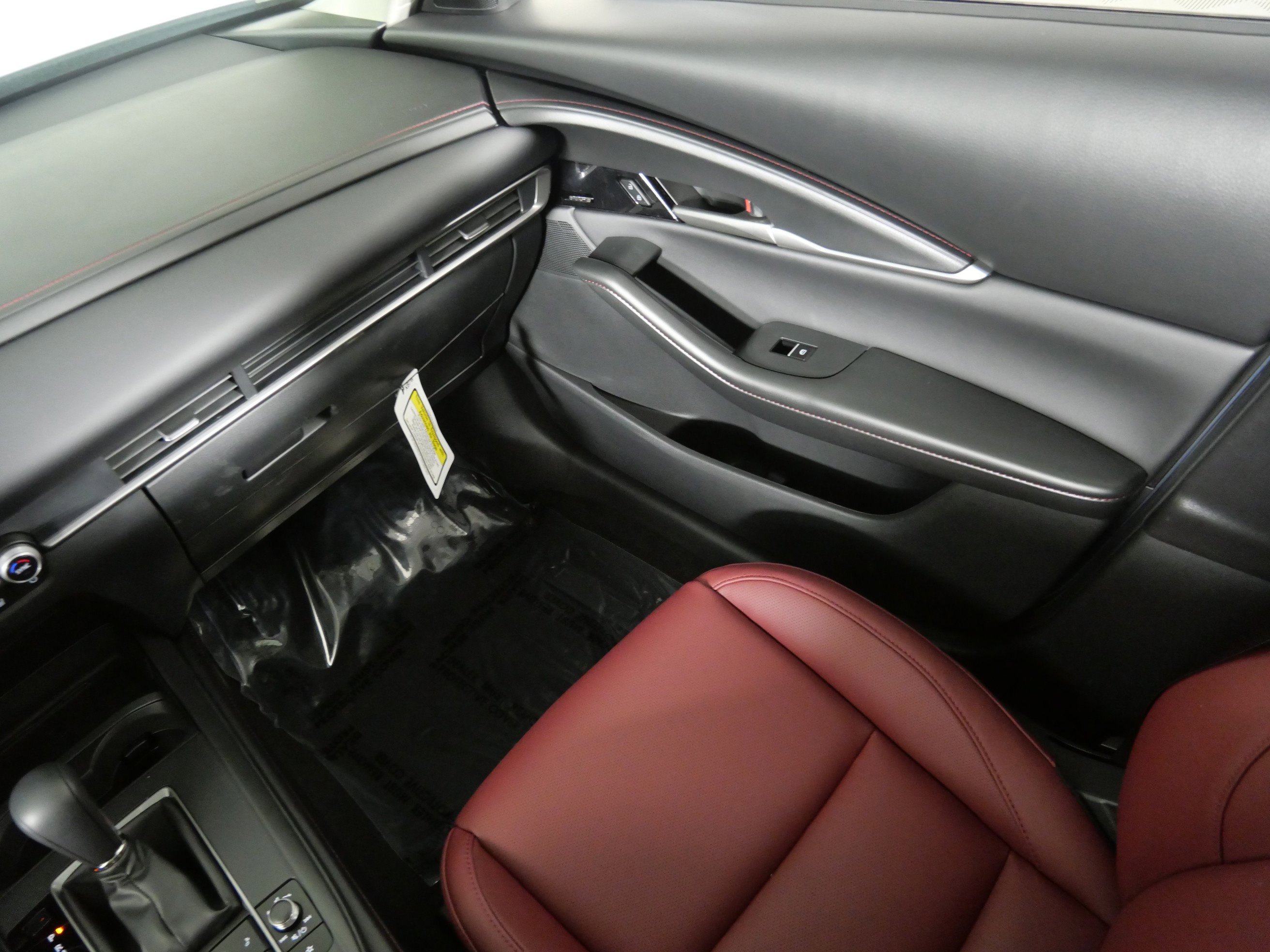 2026 Mazda CX-30 Carbon Edition - Photo 11
