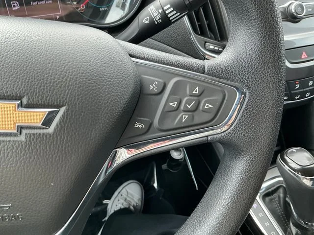 Used 2018 White Chevrolet LT image 22