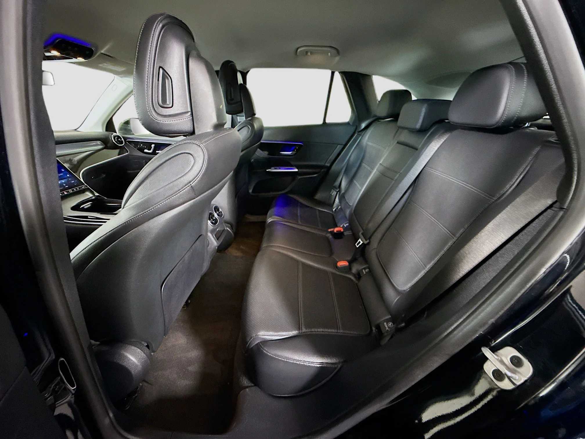 Used 2025 Black Mercedes-Benz GLC 350e image 21