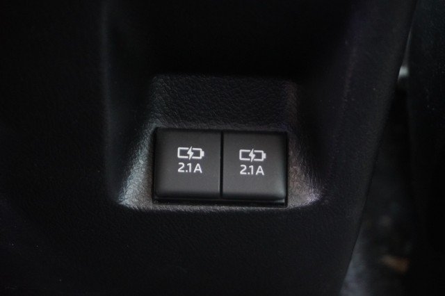 Used 2022  Toyota SR5 Premium image 22