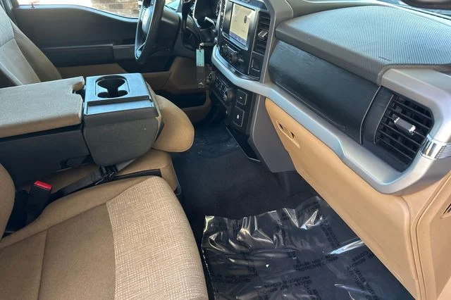 Used 2023 Oxford White Ford XLT image 18