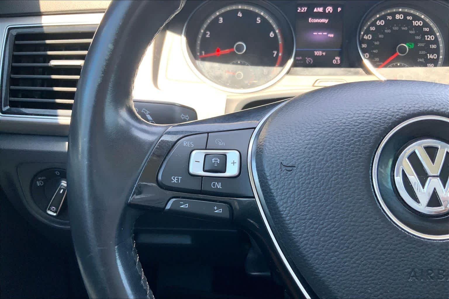 Used 2018 Reflex Silver Metallic Volkswagen 3.6L V6 SEL image 22